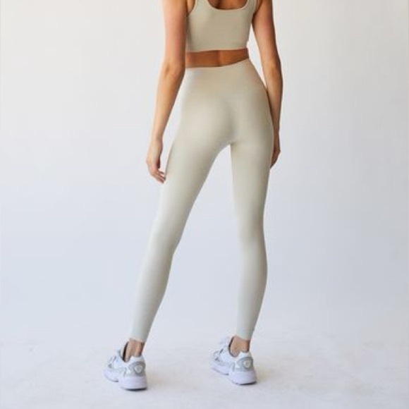 Set Active Sculptflex Power Leggings Womens size medium in Oatmilk cream - Picture 2 of 10